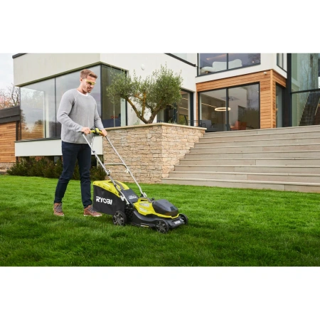 фото бесщеточная газонокосилка ryobi ry18lmx37a-150
